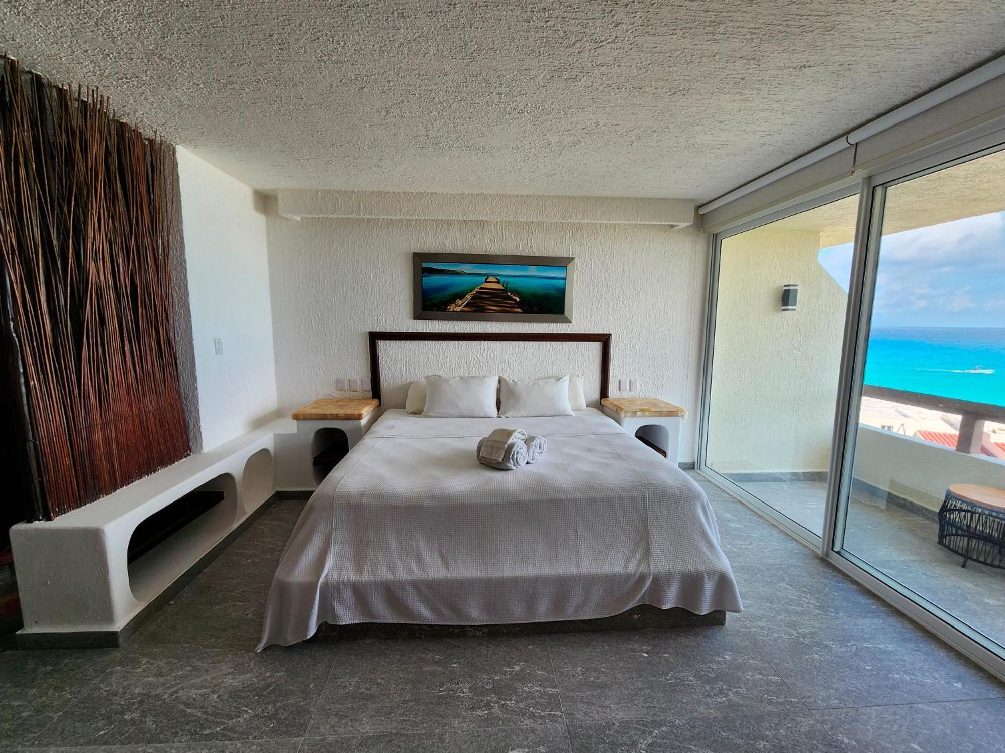 Rodero By Solymar Beach Front Condos In Hotel Zone Cancún Eksteriør bilde